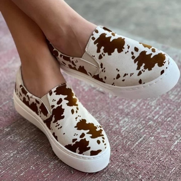 NEW Qupid Cow Print Slip On Platform Shoes Saddle Brown - Picture 2 of 3